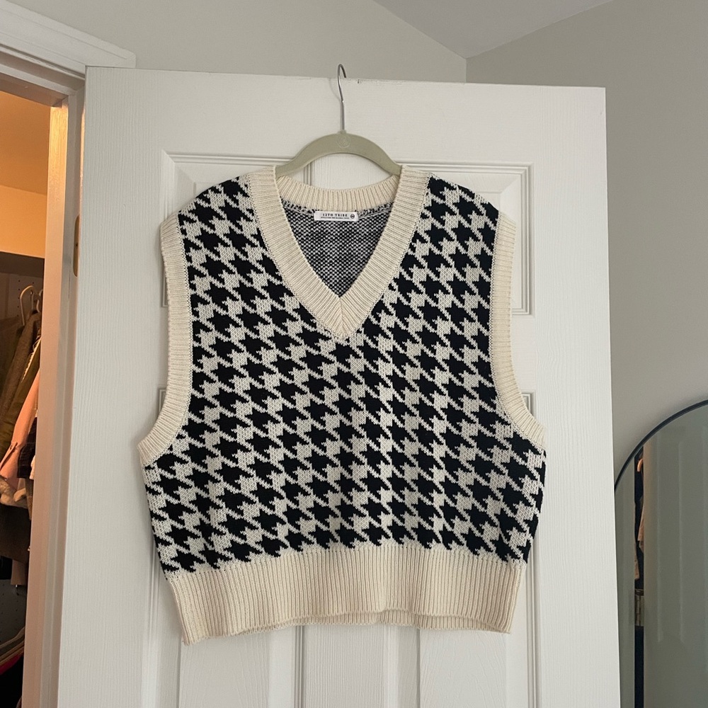 12th Tribe Checkered Cable Knit Sleeveless Sweater